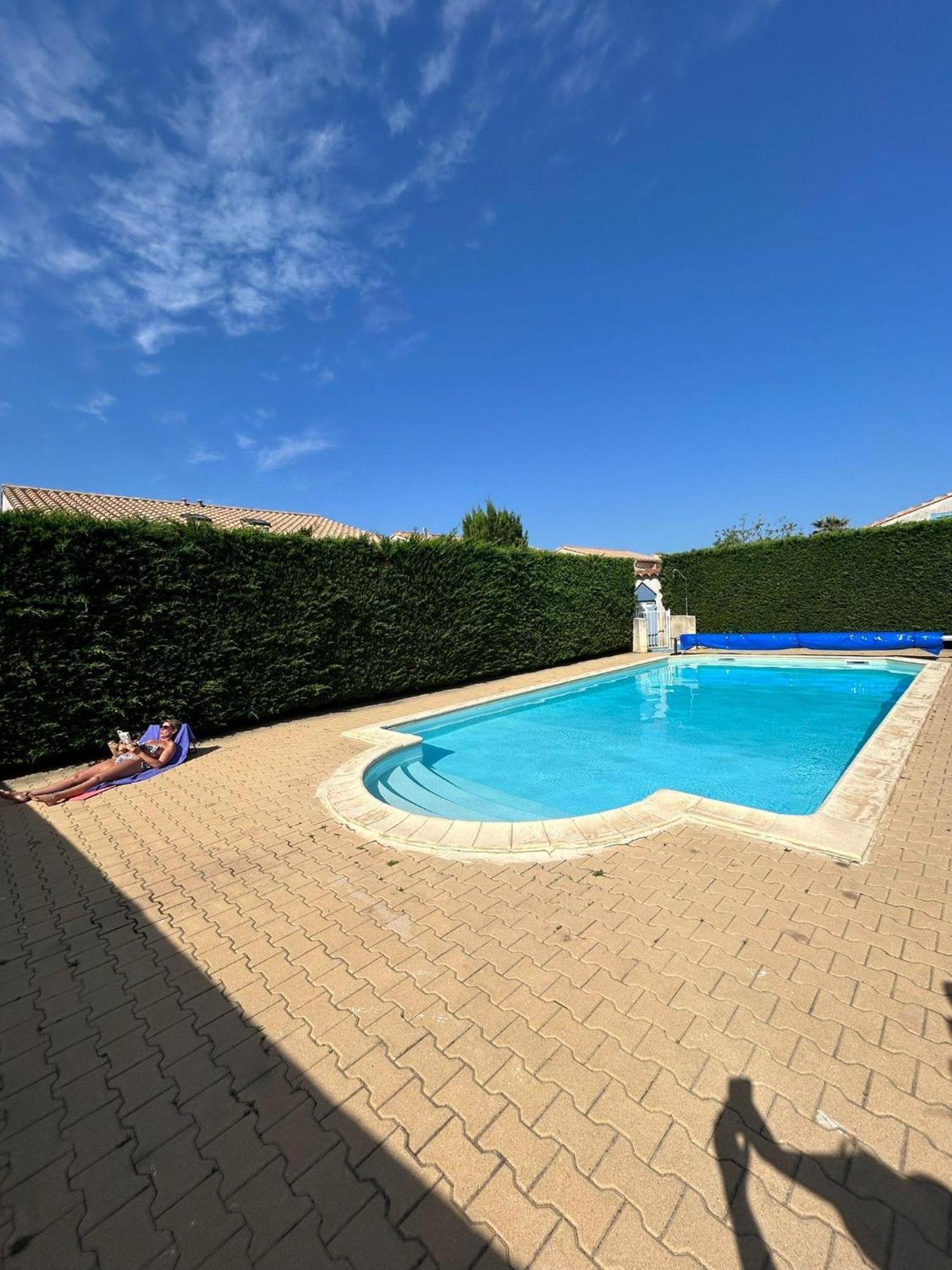 Maison Avec Terrasse Et Piscine Dans Residence A 6Min De La Plage سانت ماري لا مير المظهر الخارجي الصورة